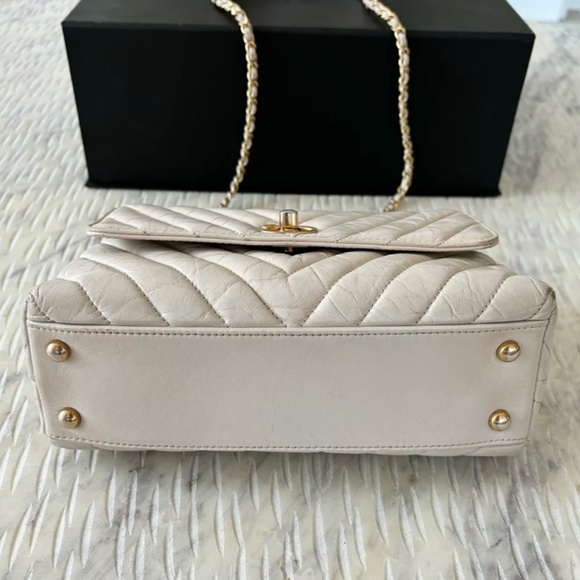 Authentic Chanel Coco Handle Bag - Picture 3 of 15